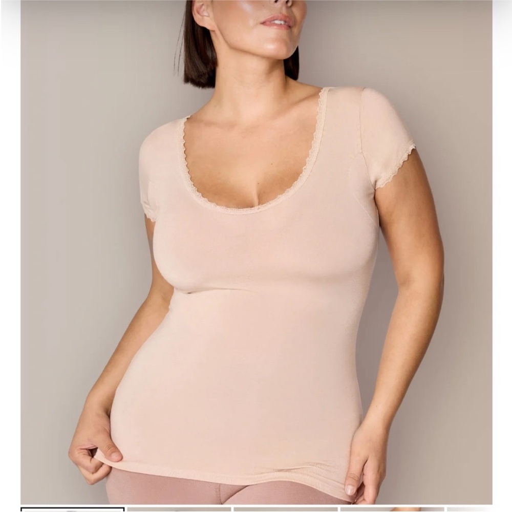 Numi LACE Signature Undershirt Sweat Proof Short Sleeve Layer Shirt Top Almond S